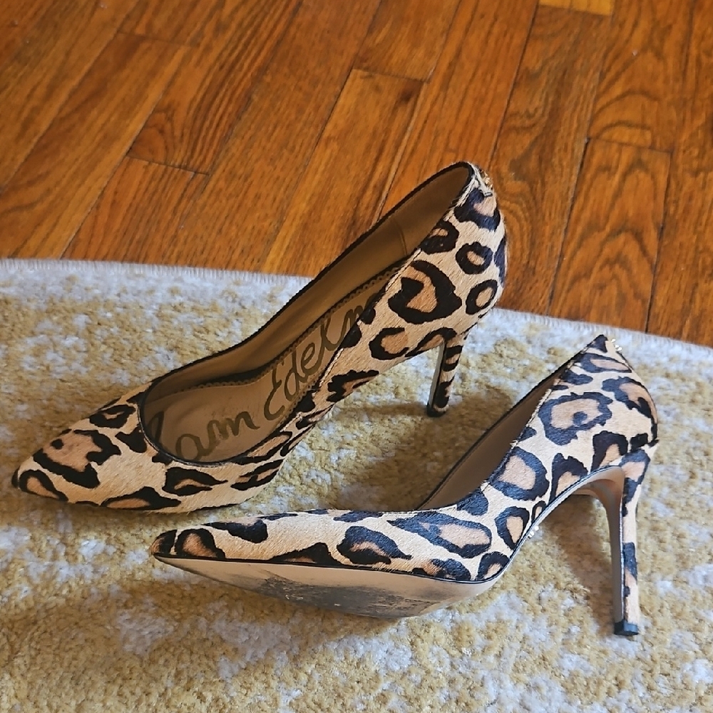Sam Edelman Leopard Print Fur Heels with Modern Silhouette - Picture 4 of 4